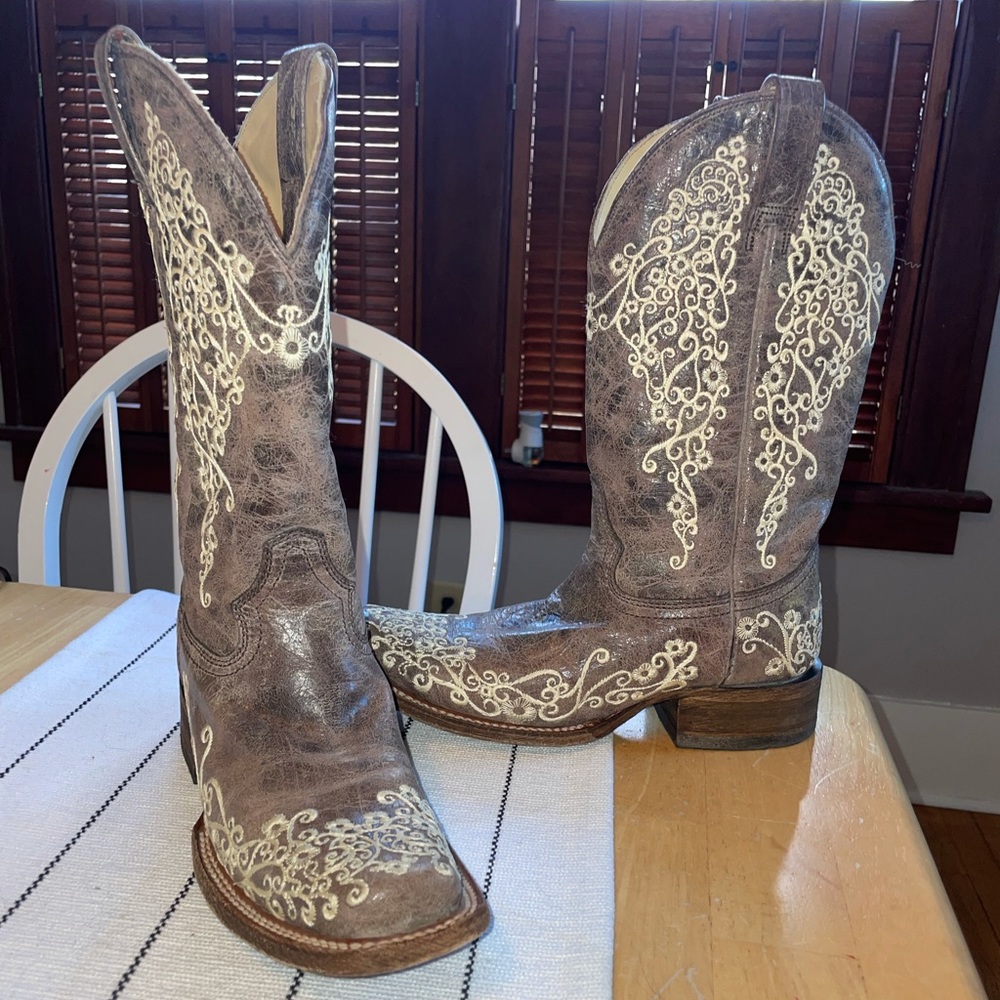 Coral Vintage Cowgirl Boots